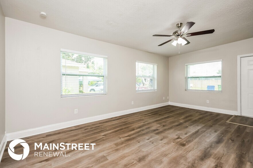 Building Photo - 314 Sears Ave NE