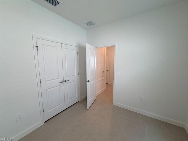 Building Photo - 3917 Passion Vine Dr