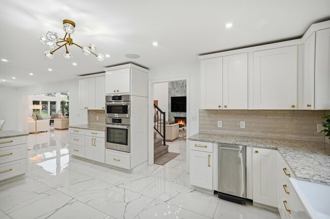 Building Photo - 8661 Craigston Ct