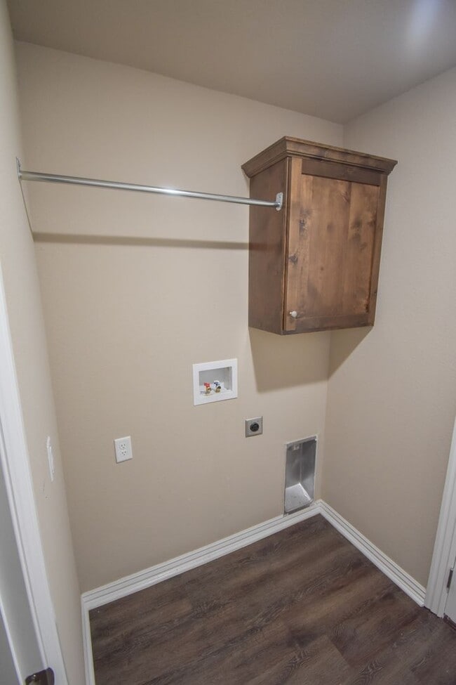 Building Photo - Nice 3 Bedroom 2 Bath Home!!