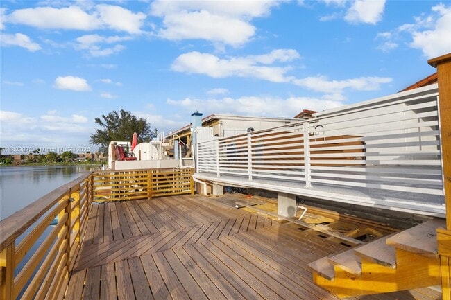 Building Photo - 2515 W 65th St