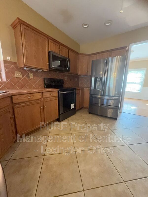 Building Photo - 4844 Clifford Cir