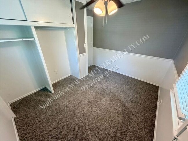 Building Photo - Cute 3 Bed 1 Bath in Raytown-Available NOW!!