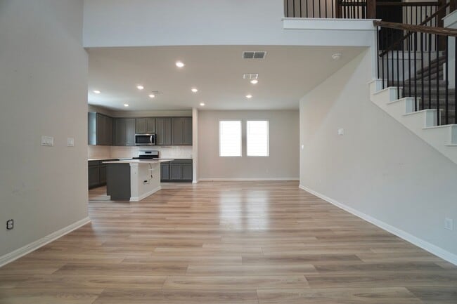 Building Photo - 2513 Danbury Ln