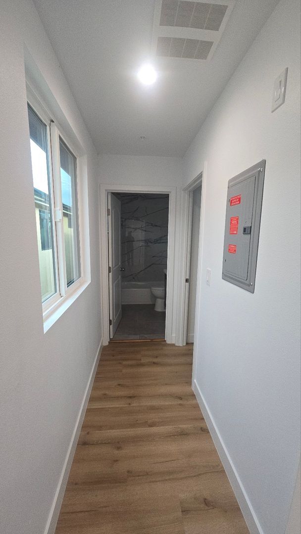 Building Photo - Graham(10422)