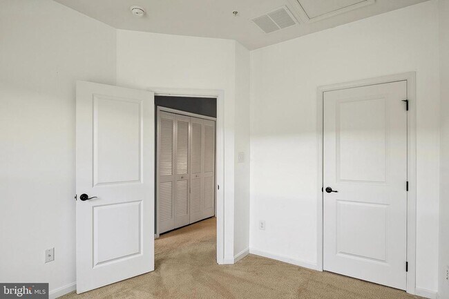 Building Photo - 708 Apple Orchard Dr