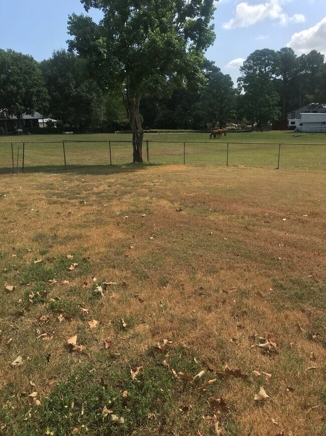 Building Photo - 3213 Hatcher Rd