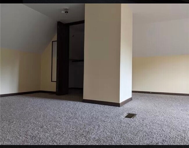 Building Photo - 41 N Main St