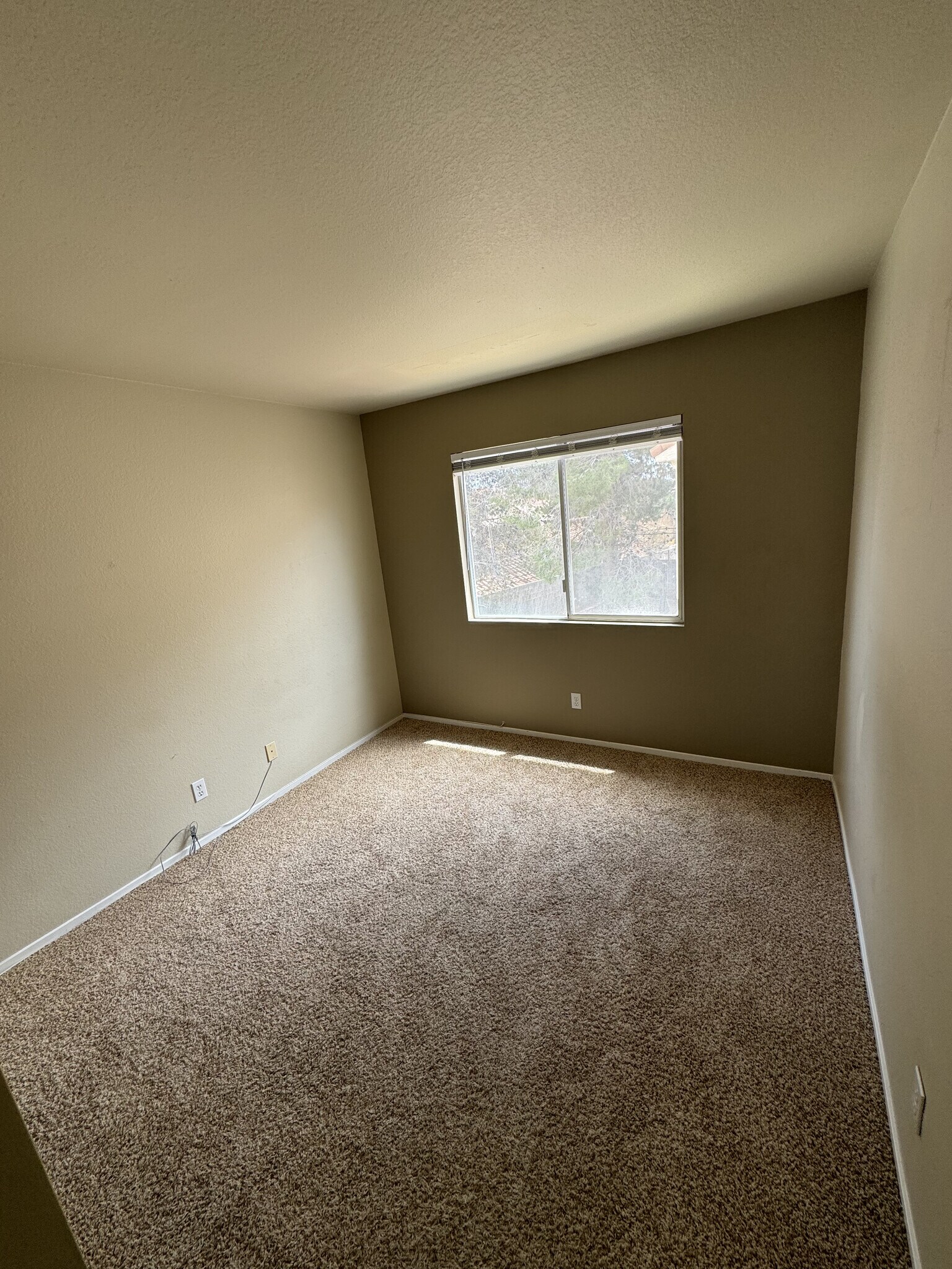 Building Photo - 1652 Sand Canyon Dr