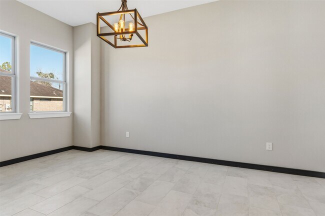 Building Photo - 208 Silverleaf Rd