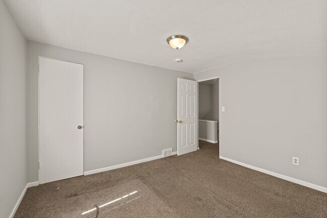 Building Photo - 462-464-464 Idlewood Rd