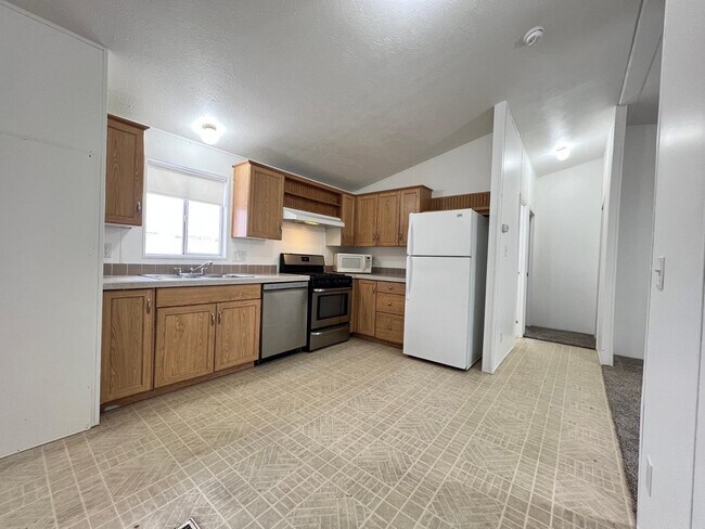 Building Photo - 7826 E Juanita Ave