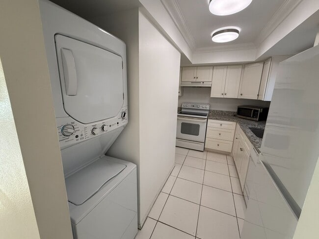 Building Photo - 1204 Spanish Cay Ln