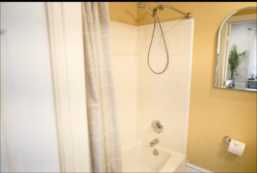 Bathroom 2 - 405 Morson St