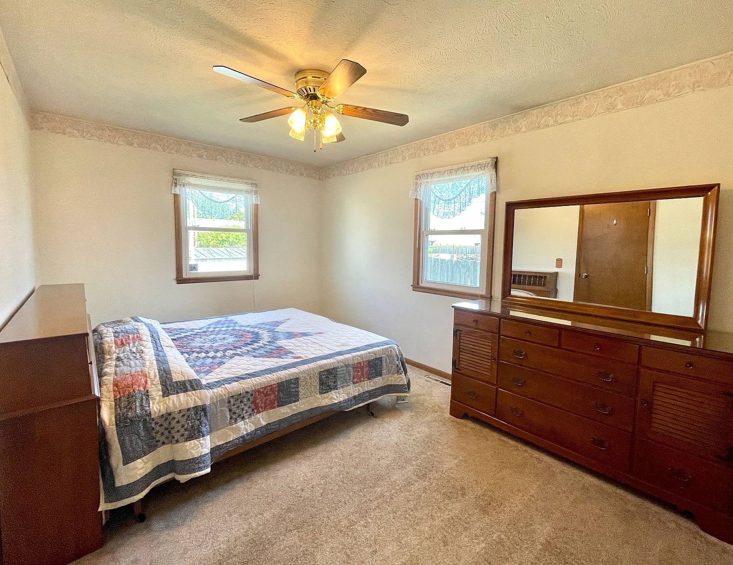 Building Photo - 1317 E Minneapolis Ave