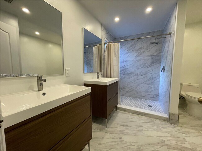 Building Photo - 3510 SW 170th Ave