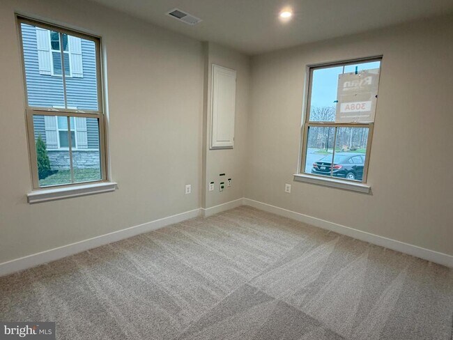 Building Photo - 9331 Klamath Ct