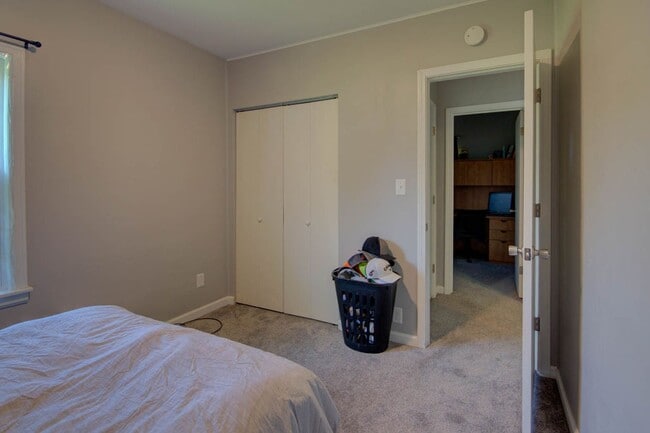 Building Photo - 3 bed home