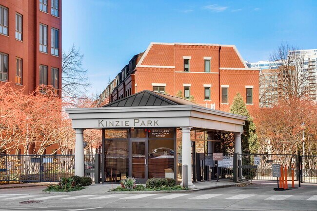 Building Photo - 400 N Clinton St