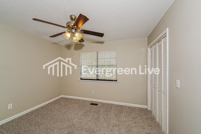 Building Photo - 990 Stowe St