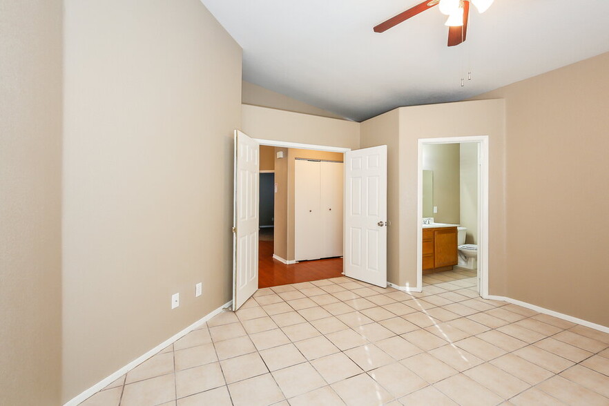 Building Photo - 5243 Fog Run Ct