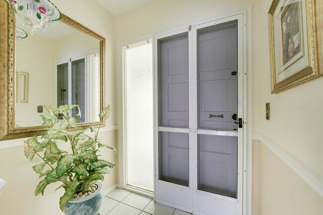 Building Photo - 20 Yacht Club Dr