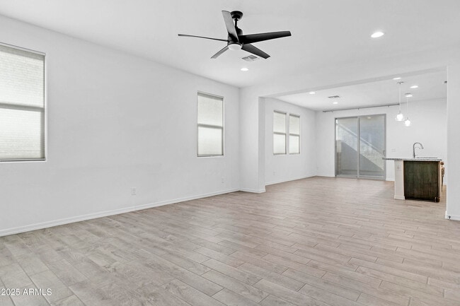Building Photo - 14205 W Bronco Trl