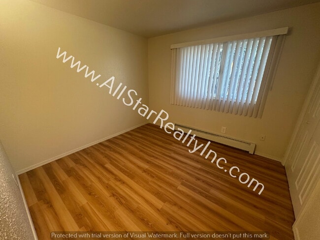 Building Photo - 1549 Karluk St