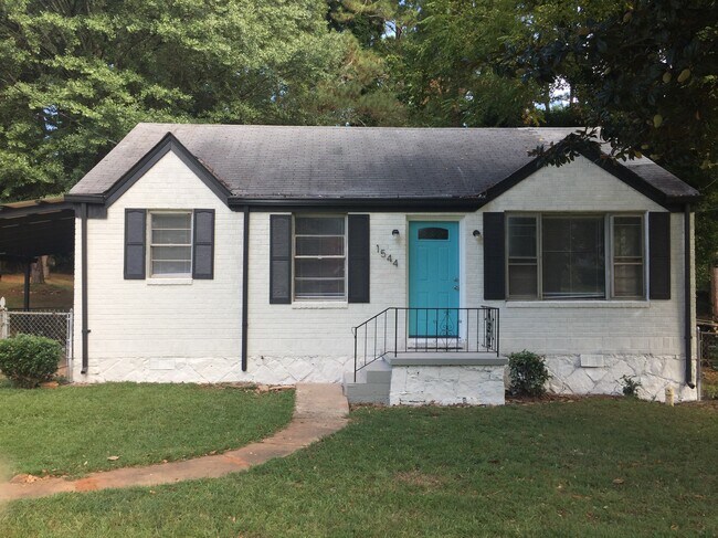 Primary Photo - 1544 Columbia Cir