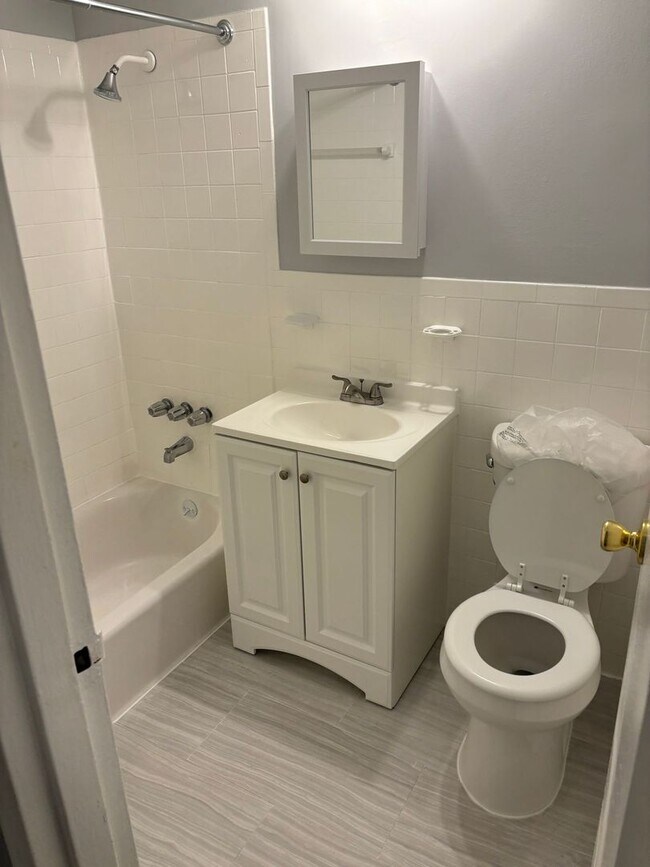 Interior Photo - Riley Realty, LLC