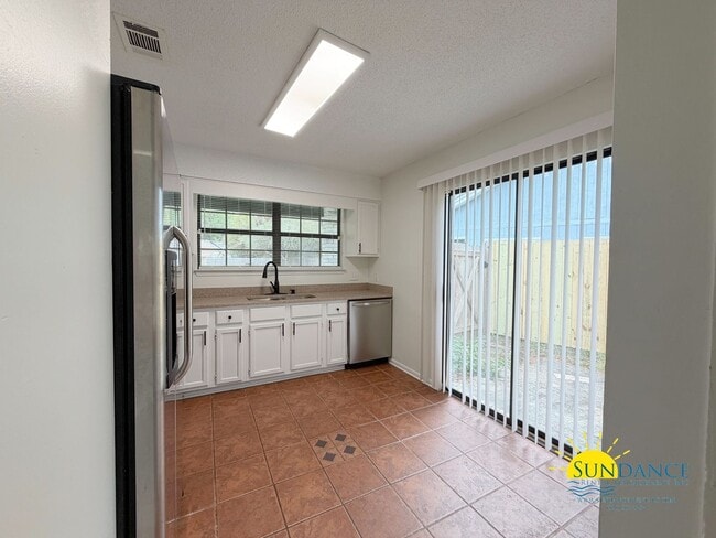 Building Photo - Charming 3-Bedroom Home in Fort Walton Beach!