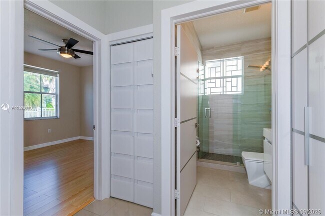 Building Photo - 15438 SW 23rd Ln