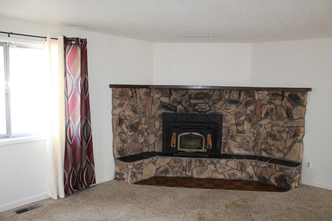 Building Photo - 4615 Maplewood Ct