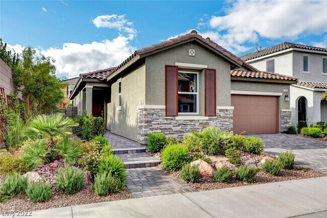 Building Photo - 7586 Lush Oasis Ave.