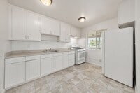 Building Photo - Newly renovated 2 bedroom 1 bath unit in R...