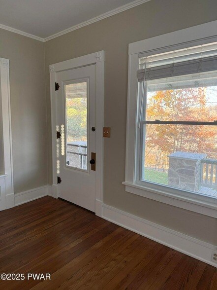 Building Photo - 341 Broad St