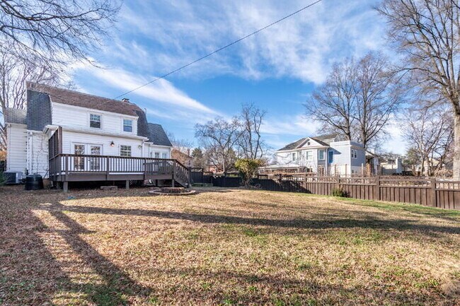 Building Photo - Standout 3-bed, 1.5-bath 1930s Richmond home full of vintage charm