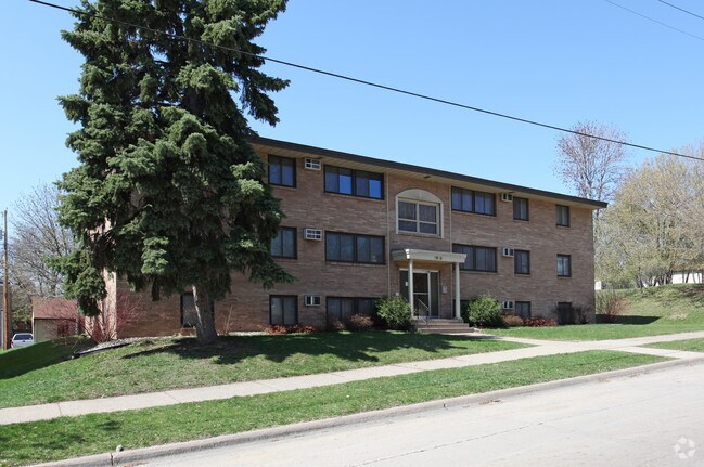 Primary Photo - Arthur Apartments