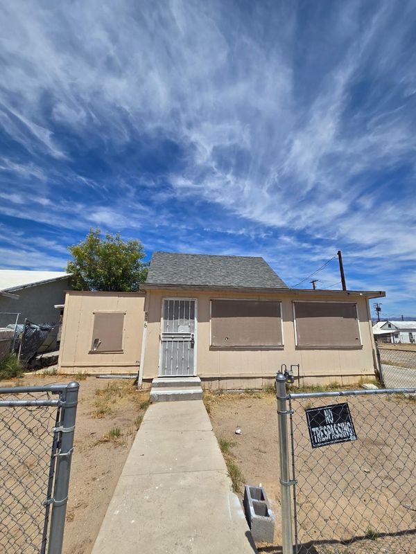 Primary Photo - 316 Bazoobuth St