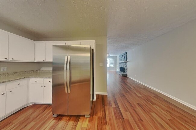 Building Photo - 121 Chantilly Ln