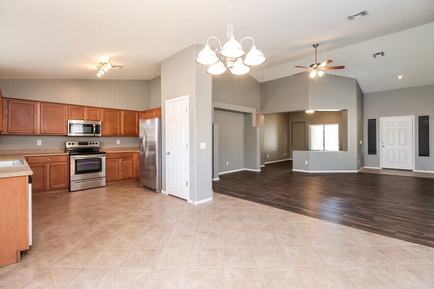 Building Photo - 9548 W Miami St