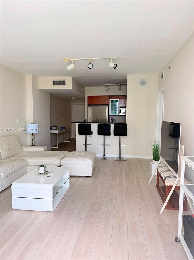 Building Photo - 335 S Biscayne Blvd