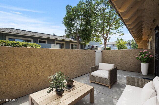 Building Photo - 1766 E Avenida De Las Flores