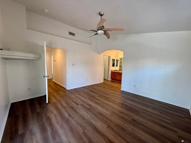 Building Photo - 10607 S Avenida Canela