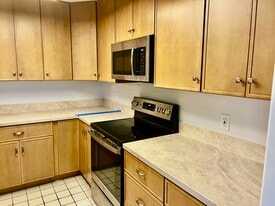 Building Photo - 4070 Rosenda Ct