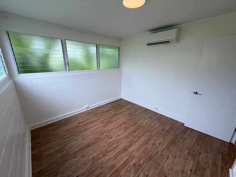 Building Photo - 45-005 Malulani St