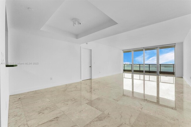 Building Photo - 1331 Brickell Bay Dr