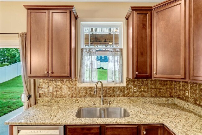 Building Photo - Updated Home with Fenced Yard in Massey Preserve