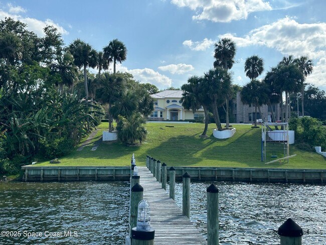 Building Photo - 1613 Indian River Dr