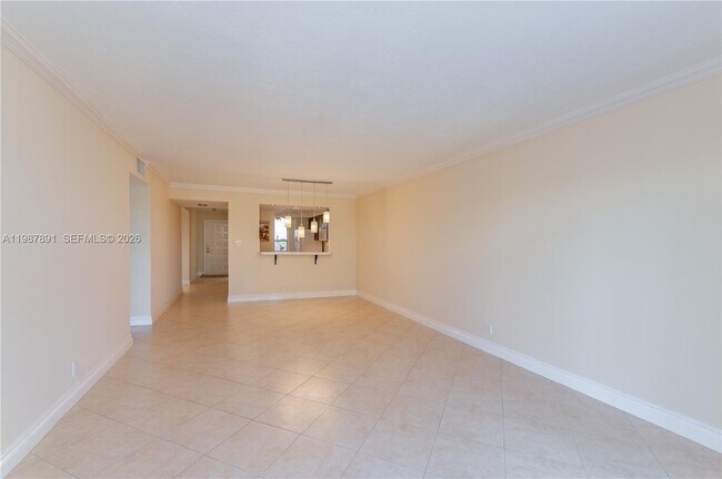 Building Photo - 545 SE 12th St